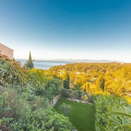 Joli 43m2 , Vue , Piscine , Parking * Saint-Raphaël