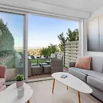 Apartament Joli 43m2 , Vue , Piscine , Parking *