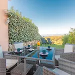 Apartament Joli 43m2 , Vue , Piscine , Parking *