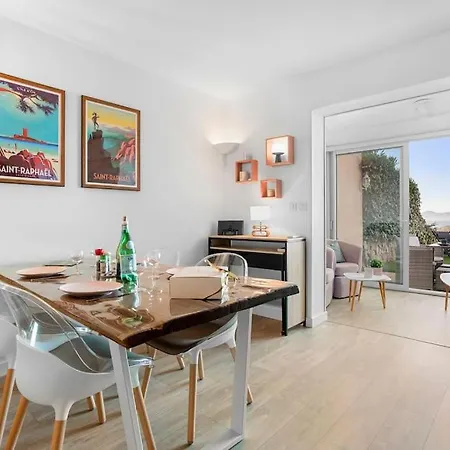 Joli 43m2 , Vue , Piscine , Parking Lägenhet Saint-Raphaël