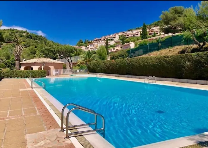 Appartement Joli 43m2 , Vue , Piscine , Parking