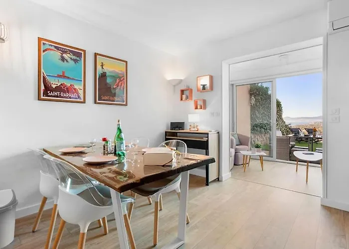 Joli 43m2 , Vue , Piscine , Parking Appartement Saint-Raphaël