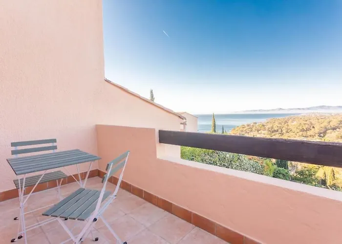 Joli 43m2 , Vue , Piscine , Parking * Saint-Raphaël