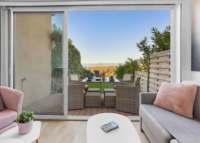 Joli 43m2 , Vue , Piscine , Parking *